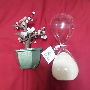 Home lot sand hourglass and metal plant tree 🌳